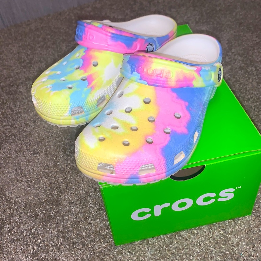crocs
